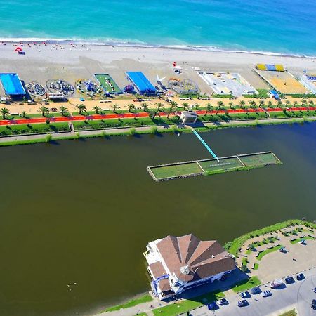 Sea View From The Clouds Aparthotel Батуми Екстериор снимка