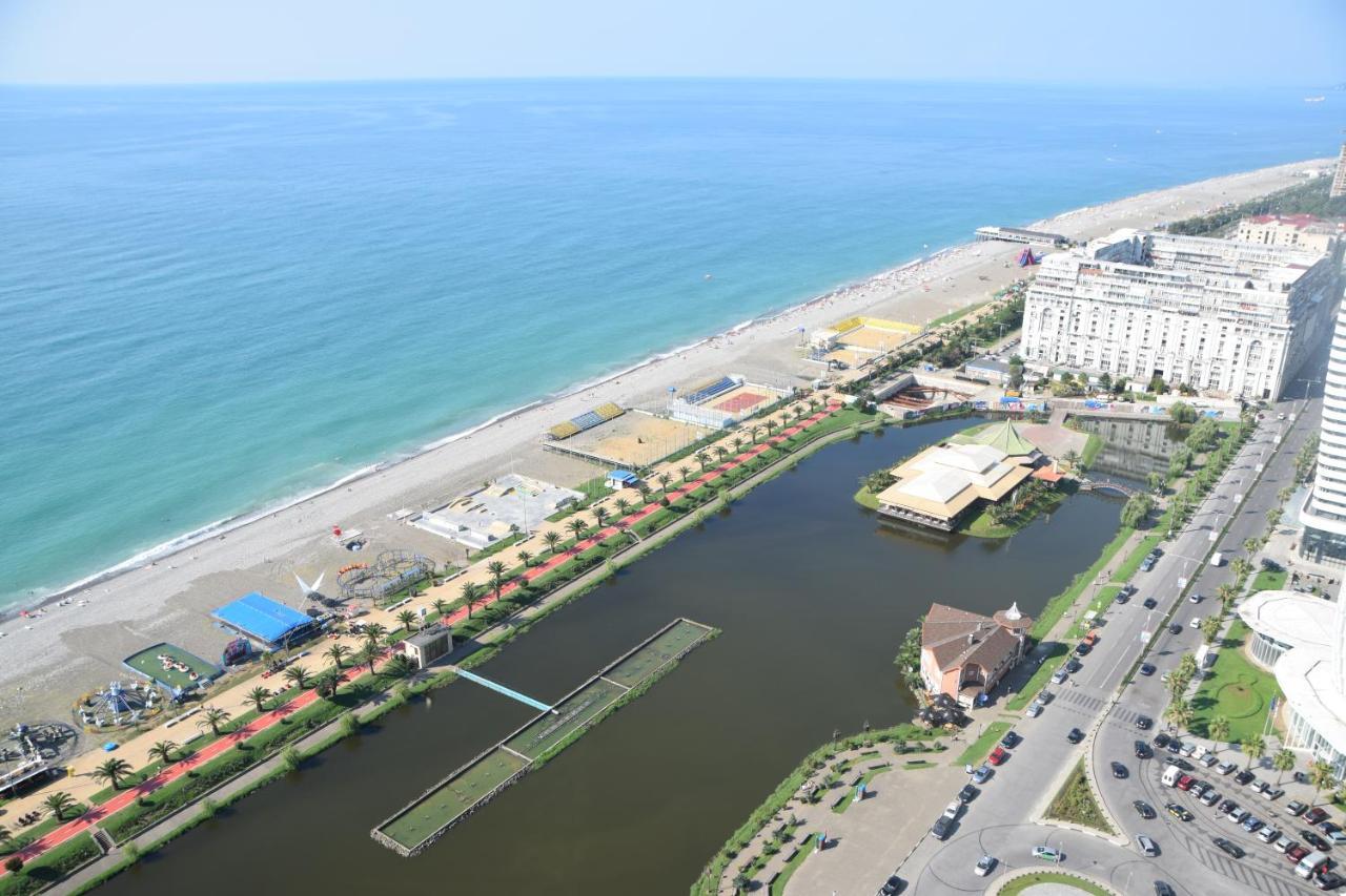 Sea View From The Clouds Aparthotel Батуми Екстериор снимка